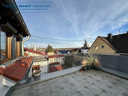 Wunderschöne 4 Zimmer Maisonette Wohnung 
mit Einbauküche, Terrasse und Balkon in Wiesbaden-Naurod