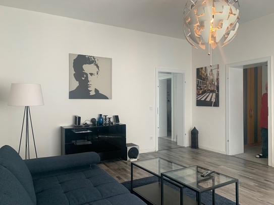 SANKT AUGUSTIN, schöne 2-Zimmer-Wohnung mit heller Küche, 58 m² Wfl., großer Balkon -voll möbliert-