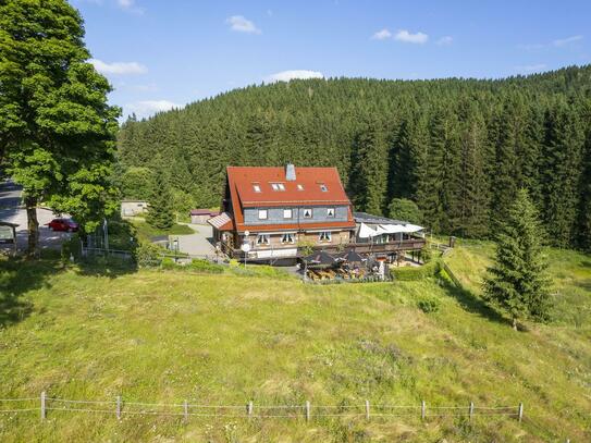 Gasthof mit Ferienwohnungen in idyllischer Waldlage Thüringens