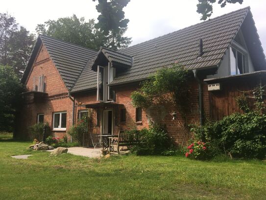 Charmantes Landhaus bietet viel Platz und Grundstück für Individualisten und Naturliebhaber nahe HH