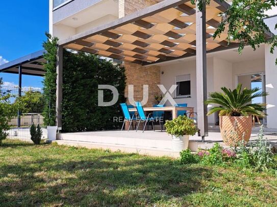 ZADAR, TURANJ - Moderne Wohnung mit Garten