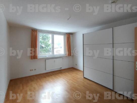 Suhl-Leninring: 3 Raum Wohnung Suhl,sep.Küche,Wannenbad, Balkon (-;)