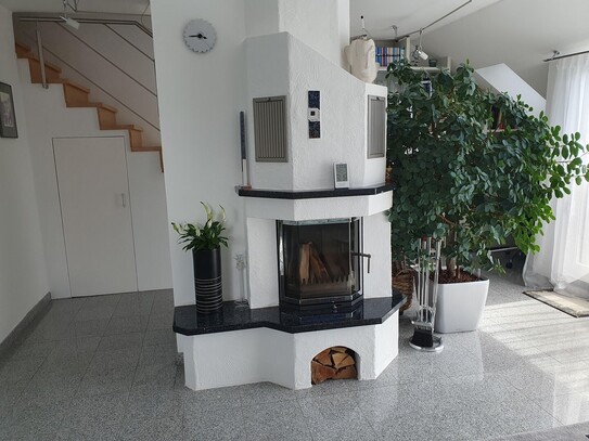 Elegante DG Maisonette Wohnung mit Kamin und Dachterrasse am Perlacher Forst. Provisionsfrei