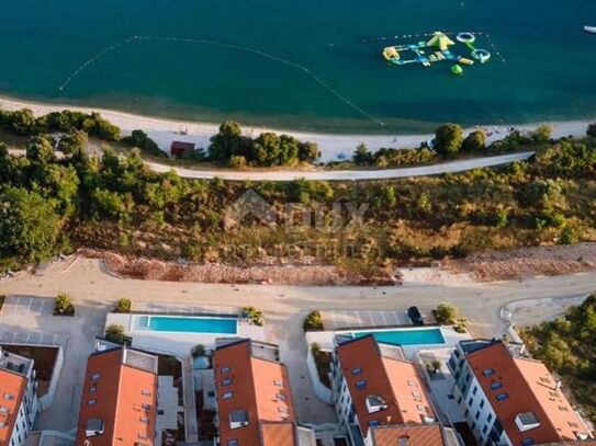 ISTRIEN, BANJOLE - Apartment 80 m von einem wunderschönen Kiesstrand in einem Luxusresort, erste Reihe zum Meer!