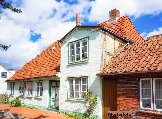 Einfamilienhaus in locker bebautem Wohngebiet