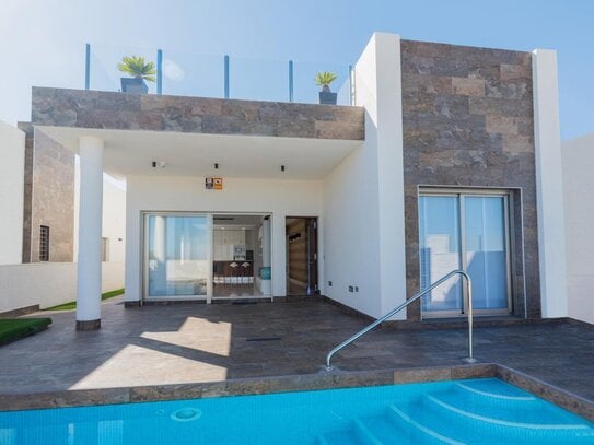 Moderne Villa in La Zenia, Orihuela Costa an der Costa Blanca Süd mit 3 Schlafzimmern und 2 Badezimmern, Pool und Parkp…