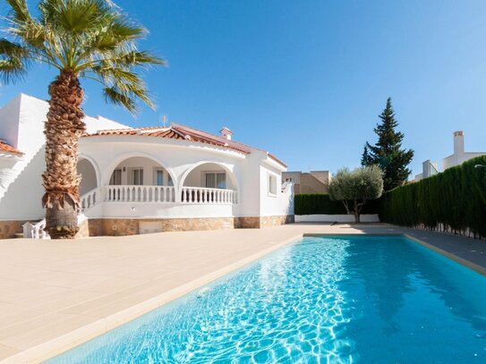 Moderne Villa in Ciudad Quesada an der Costa Blanca Süd mit 3 Schlafzimmern und 2 Badezimmern, Pool und Garage