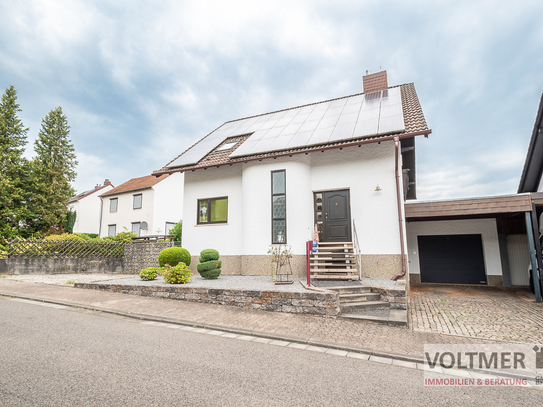 LIVE YOUR DREAM - freistehendes Einfamilienhaus mit Einliegerwohnung, Garage + PV-Anlage in Bexbach!