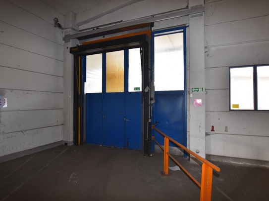 Halle mit ca. 860 m²