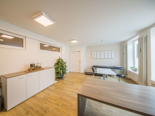 Für Kapitalanleger: 
Gut vermietete Praxis mit ca. 94 m² 
in guter Lage in Bad Birnbach