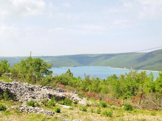 Großes Baugrundstück mit offenem Meerblick