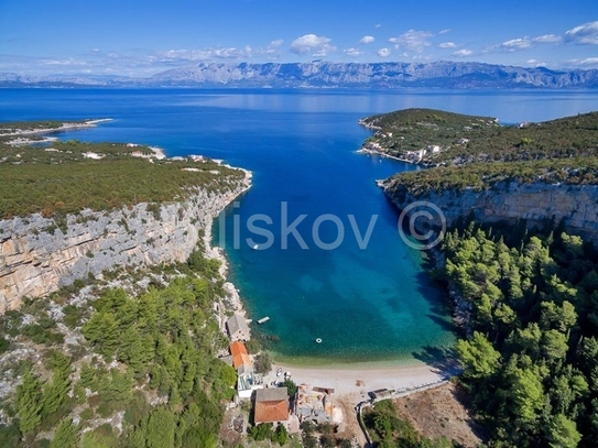 Hvar, Gdinj - Bauland 1. Reihe zum Meer