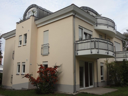 Sonnige und ruhig gelegene 2-Raum-Wohnung mit Balkon in zweiter Reihe in Dresden-Coschütz