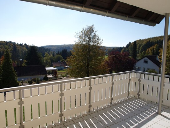 Wohnen mit Aussicht - Großzügige 5-Zimmer-Wohnung in Mehrstetten (Schwäb. Alb)