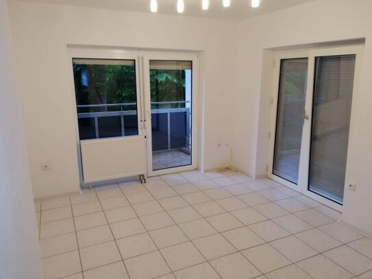 04_EI6683 Helle und großzügige 3,5-Zimmer-Eigentumswohnung mit schönem Südbalkon / Regensburg - Ost