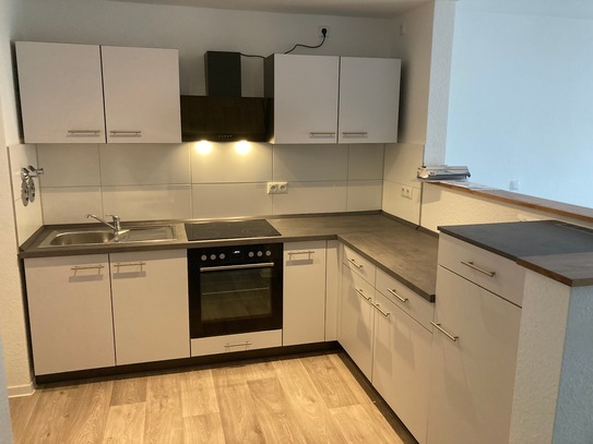 Gemütliche 1 Raum Wohnung mit Einbauküche und Balkon