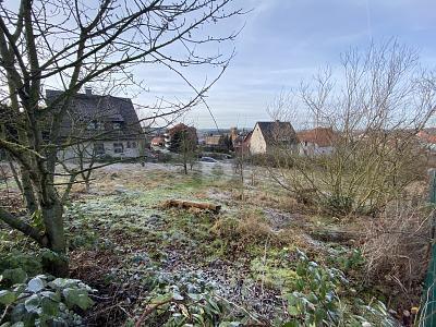 ERSCHLOSSENES BAUGRUNDSTÜCK IN HANGLAGE