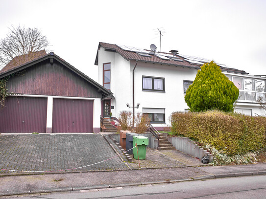 Einfamilienhaus mit Einliegerwohnung und Doppelgarage in Dieringhausen