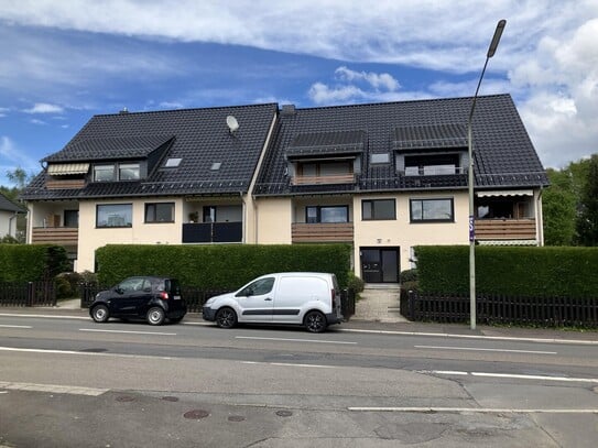 4-Zimmer-DG-Wohnung samt Loggia, Garage und Keller in Zentrumsnähe