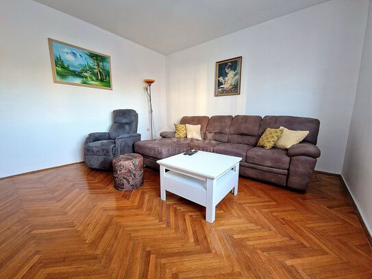 RIJEKA, KANTRIDA – 2-Zimmer-Wohnung, 54 m2, Balkon, neue Fassade, neues Dach