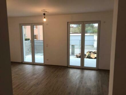 Vermietet wird eine sehr schöne, helle 65 qm große 2-Zimmer-Wohnung in Schwabing-Freimann.