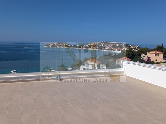 Penthouse mit Dachterrasse, 100 m vom Meer entfernt, zweite Etage, S6