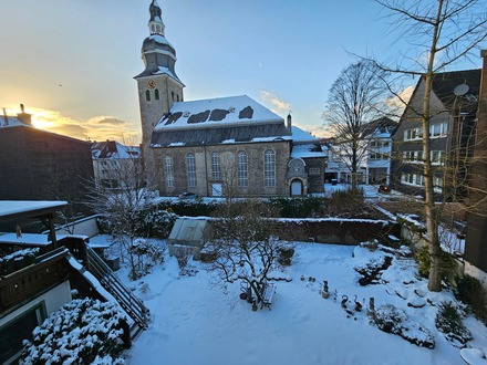 Gepflegtes MFH mit 7 Wohnungen, großem Garten und einer Gewerbeeinheit