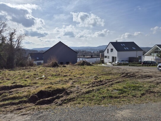 Voll erschlossenes Grundstück mit Blick auf den Hermann