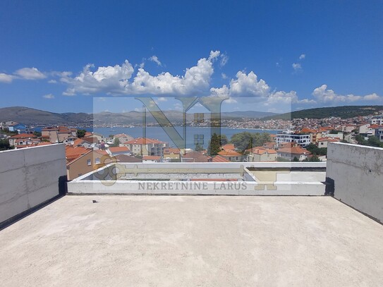 Penthouse-Wohnung mit Dachterrasse im Neubau S11, dritte Etage, Okrug Gornji