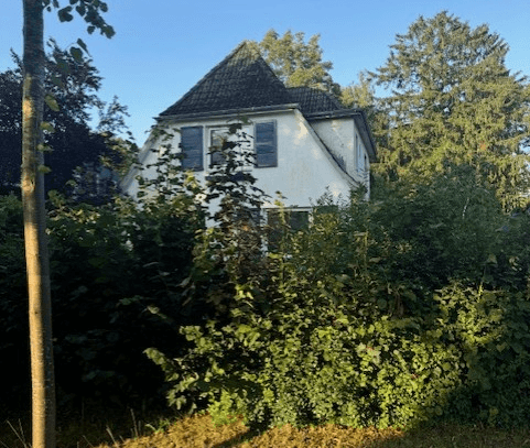 Baugrundstück in besonderer Villen-Lage mit Altbestand & positiver Bauvoranfrage