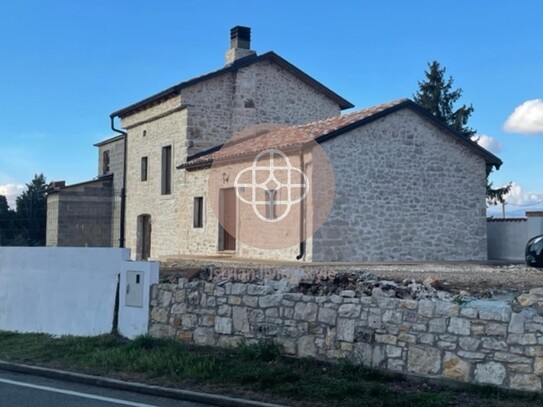 Charmantes Steinhaus mit Blick auf die Učka