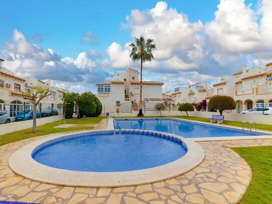 Villa in Orihuela Costa with 4