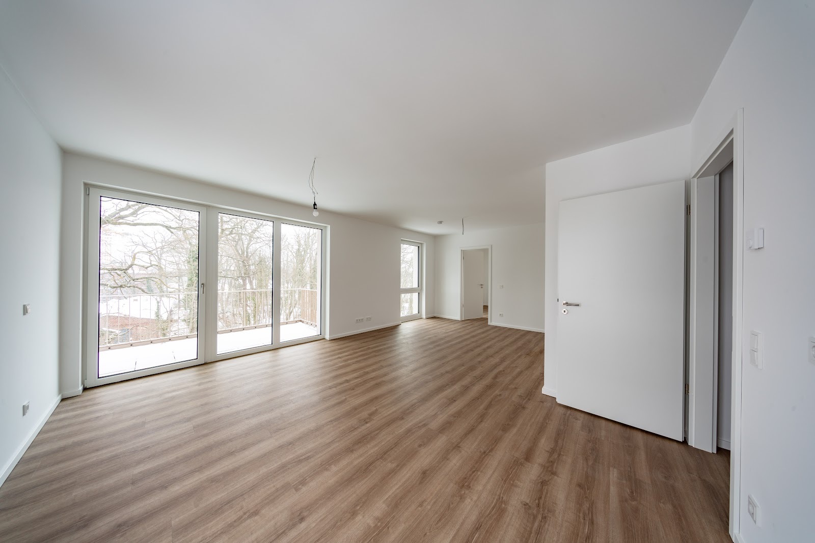 Neubauwohnung im Erstbezug mit Fußbodenheizung und Balkon - Photo 1