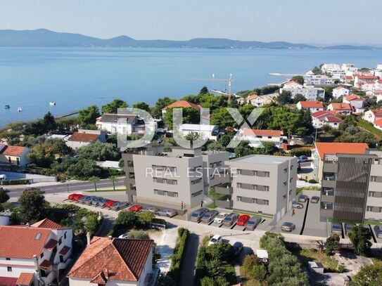 ZADAR, SUKOŠAN, Apartment mit 3 Schlafzimmern und Badezimmern in einem herrlichen Neubau mit Meerblick