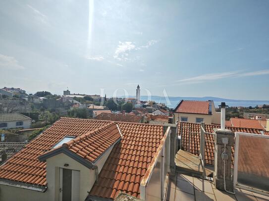 Novi Vinodolski, Haus im Zentrum mit Panoramablick