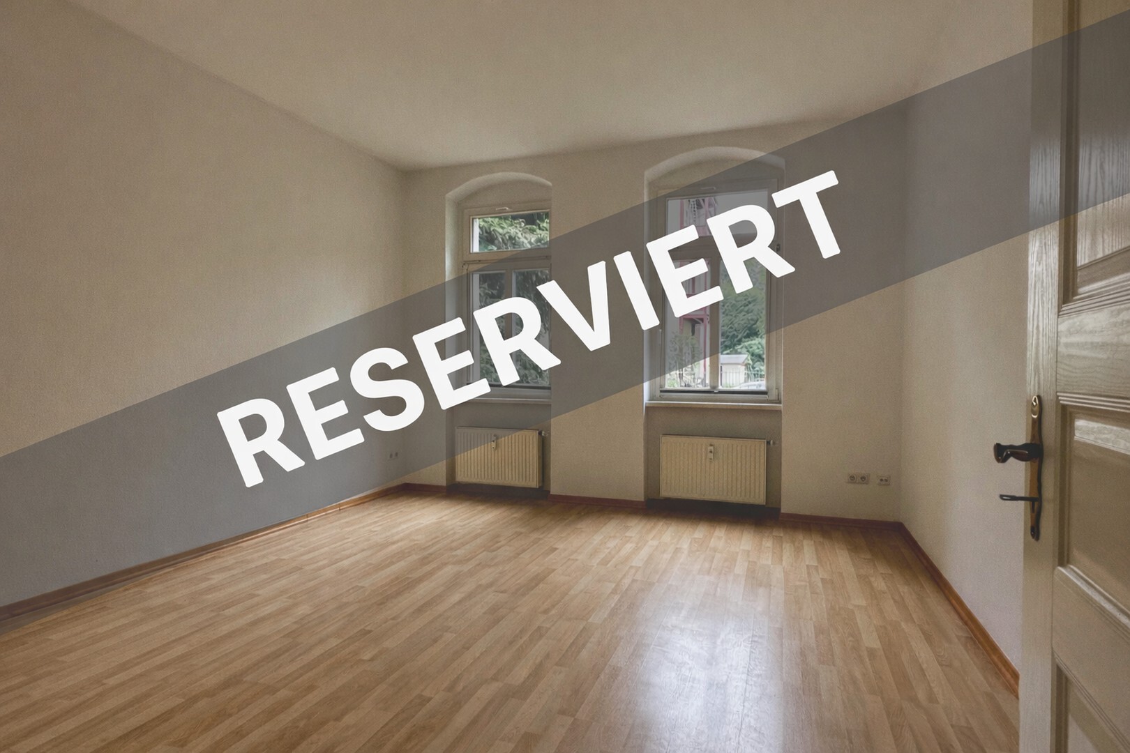 ! RESERVIERT ! Provisionsfrei: Sofort einziehen – helle 2,5-Zimmer-Altbauwohnung mit Glasfaser