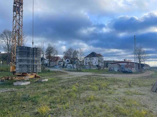 12,85% IST- Rendite - Provisionsfreier Gewerbehof mit Lagerhalle und vermieteter Freifläche