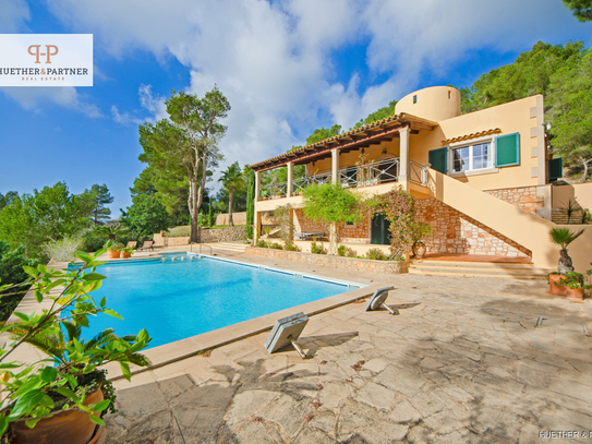 Finca mit traumhaften Meerfernblick und mediterranem Garten