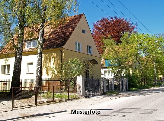 Modernes Einfamilienhaus mit Terrasse