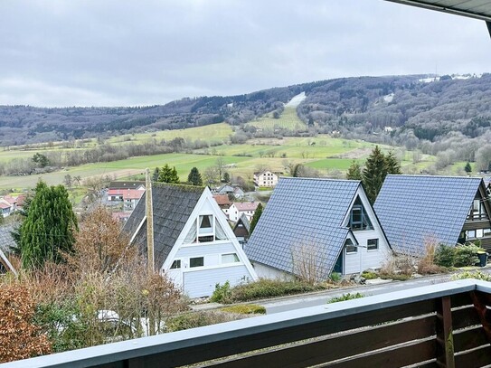 Einzigartiges Nurdachhaus mit herrlichem Kreuzbergblick in Bischofsheim OT Haselbach