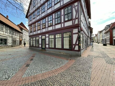 Kpl. 1. Etage von 146 m² als Wohnung (auch teilbar) mitten in Osterode