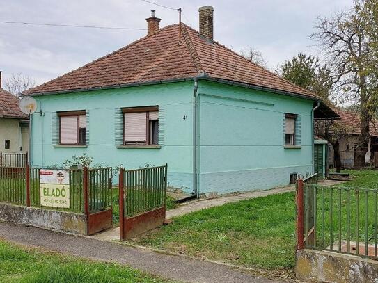 Landhaus mit einem großen Grundstück