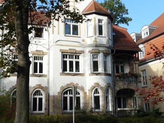 Wunderschöne 2 Raum Altbauwohnung mit Balkon und neu installiertem Bad am Schloßpark in Gotha