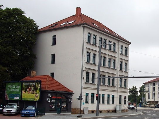 helle Dachgeschoss Wohnung und nur 10 min bis zur Innenstadt oder zum Markkleeberger See