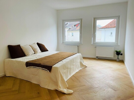 Erstbezug nach Sanierung: Zentrale 4-Zimmer-Wohnung mit Balkon – 5% Mietrendite!