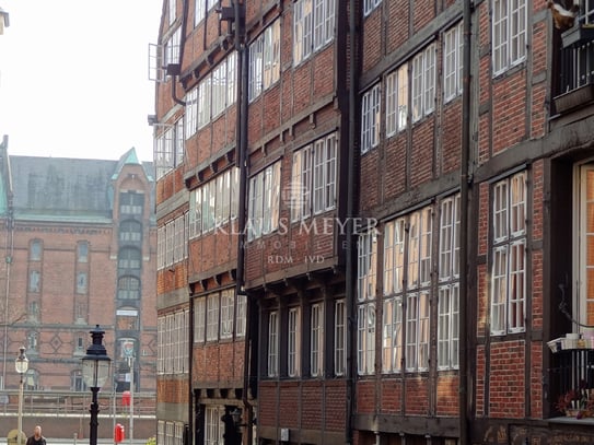 einzigartiges Büro mit Holzboden, Dusche, Terrasse / Garten, in historischem Fachwerkhaus