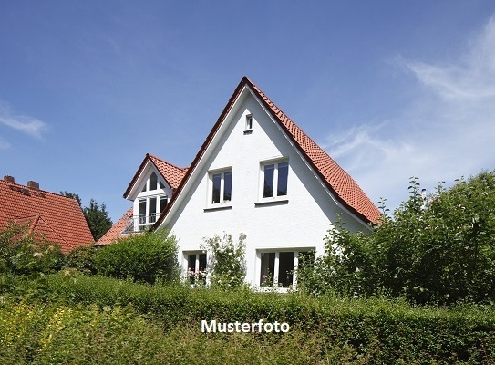 +++ Einfamilienhaus mit Terrasse und Garten +++