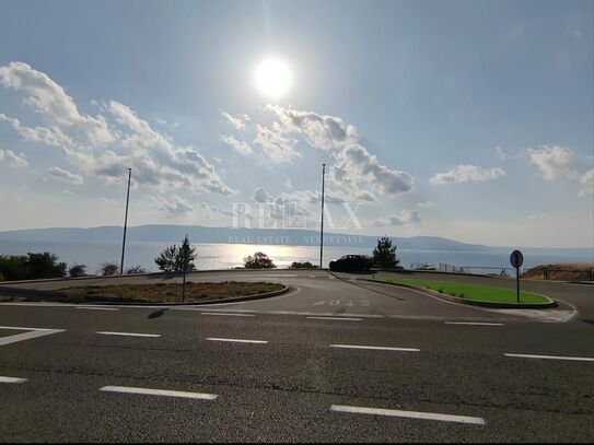 Novi Vinodolski, Smokvica – Ackerland mit Panoramablick auf das Meer