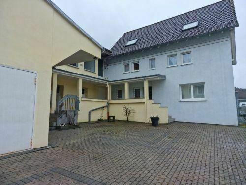 Einfamilienhaus mit Garten, separatem Büro und riesigem Garagentrakt in 97717 Euerdorf-Wirmsthal zwischen Bad Kissingen…