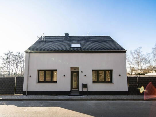 Kernsaniertes und freistehendes Einfamilienhaus mit Dachterrasse und großzügigem Garten